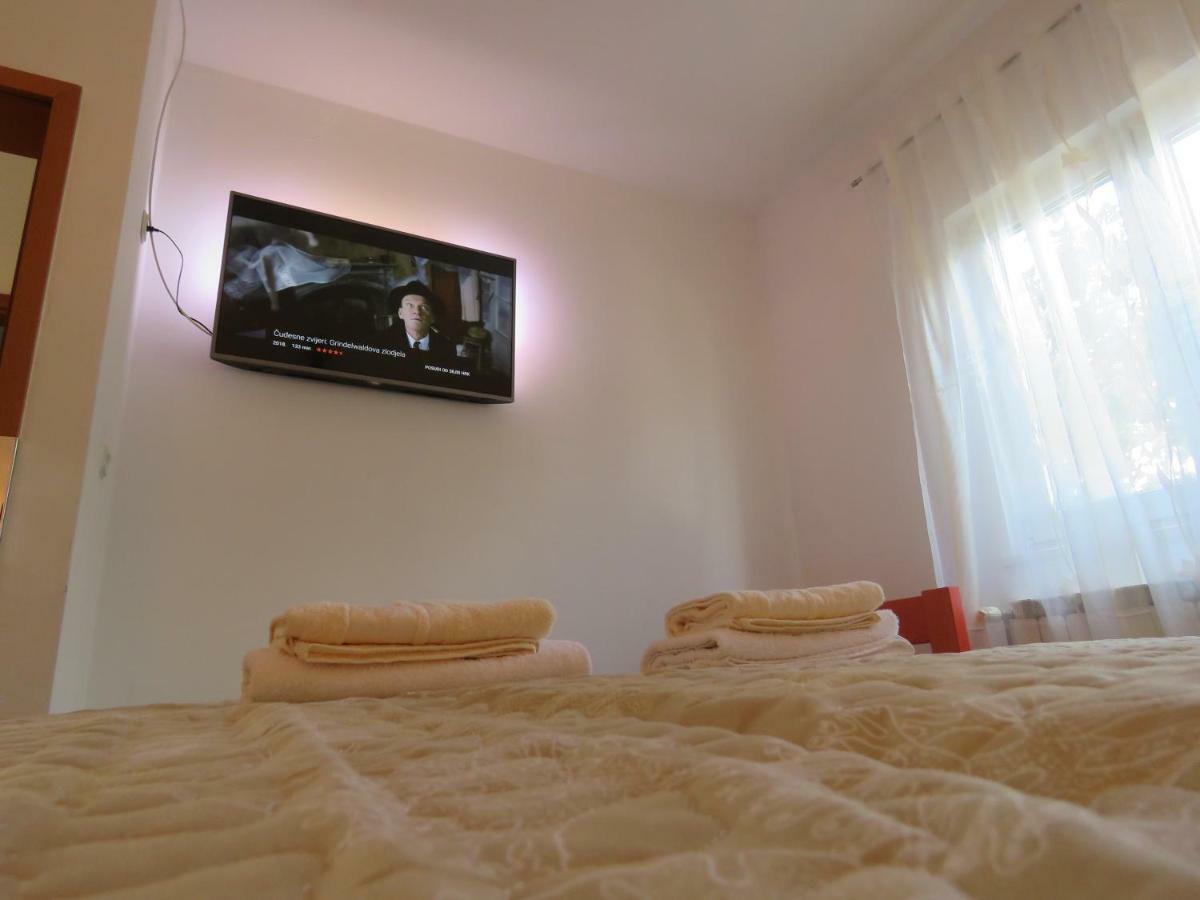 Apartment Smilje シベニク エクステリア 写真