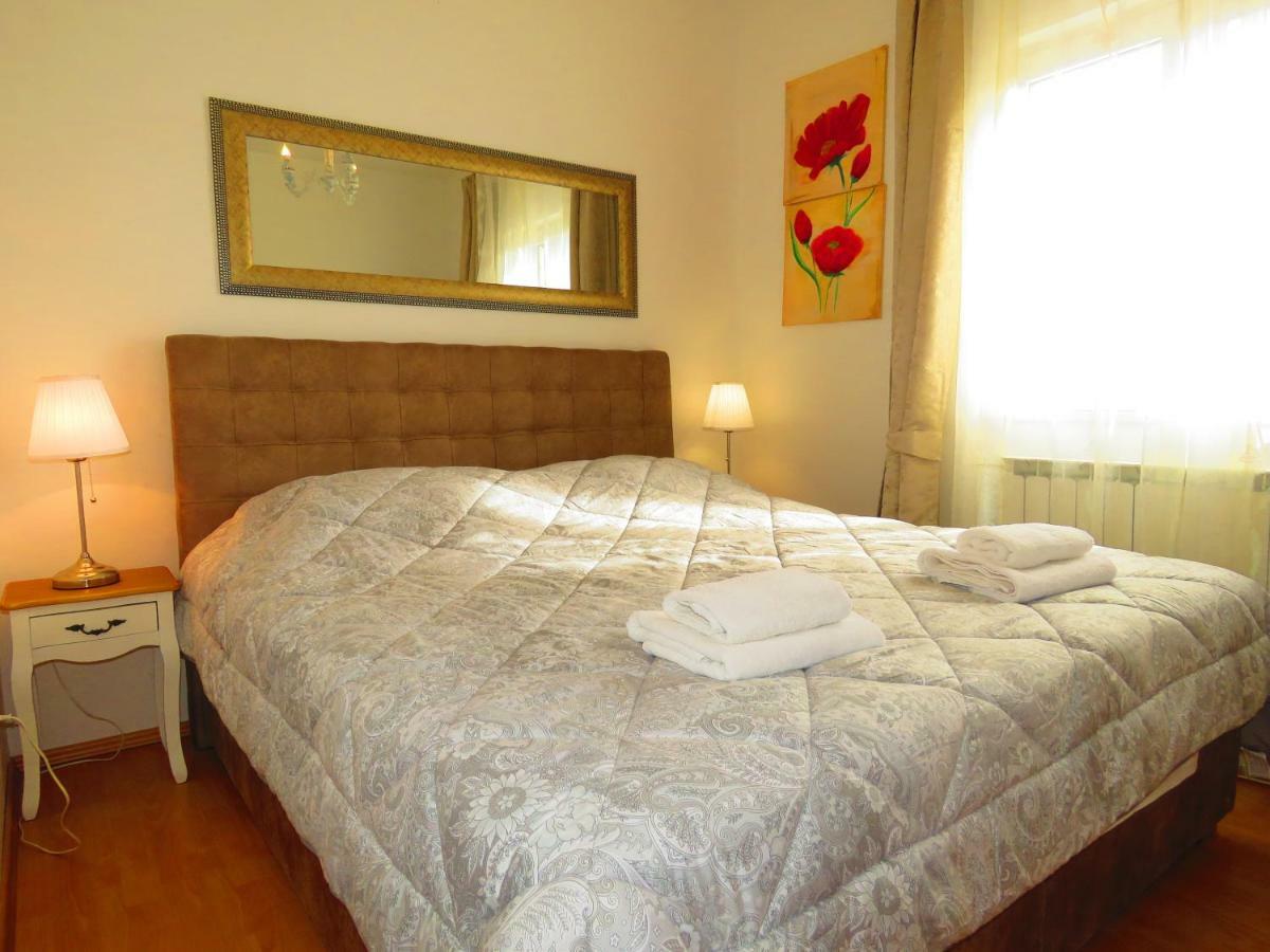 Apartment Smilje シベニク エクステリア 写真